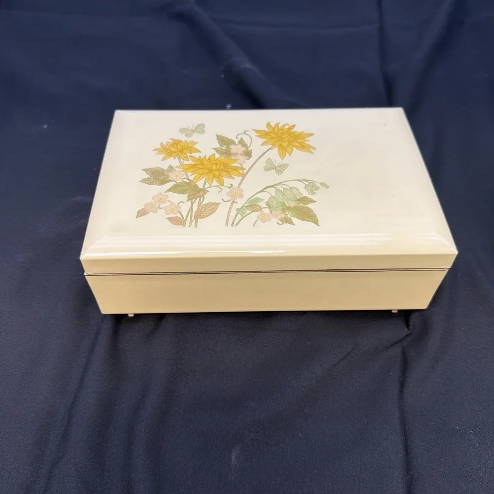 Otagiri Cyclamen Musical Jewelry Box You Light Up My Life Japan Lacquerware W4
